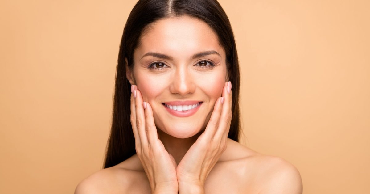 Close-up,Portrait,Of,Her,She,Nice-looking,Attractive,Lovely,Charming,Cheerful